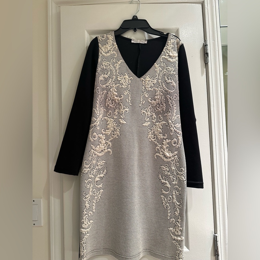 Chic Black and Cream Long Sleeve Dress